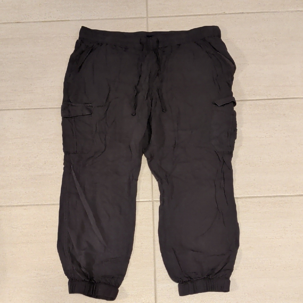 GAP Charcoal Cargo Jogger Pants